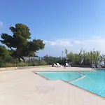 Les Pieds Dans L'eau
