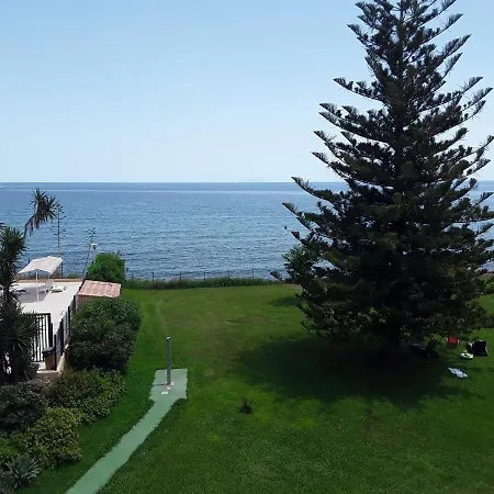 Les Pieds Dans L'eau *