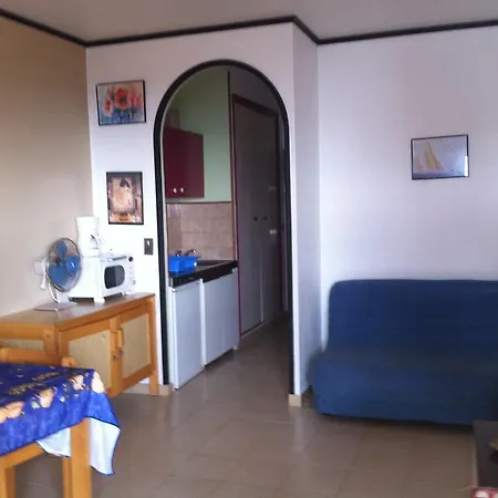 Les Pieds Dans L'eau Santa-Lucia-di-Moriani