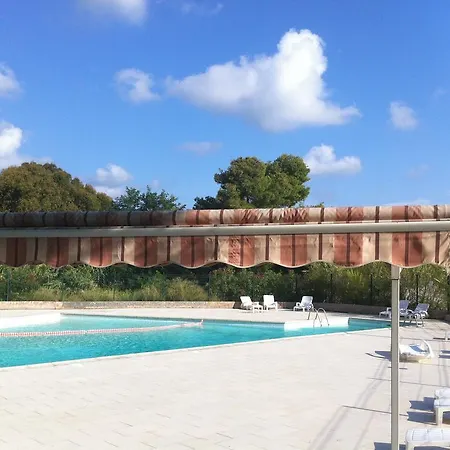 Апартаменты Les Pieds Dans L'eau