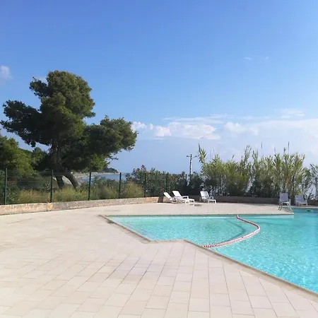 Les Pieds Dans L'eau