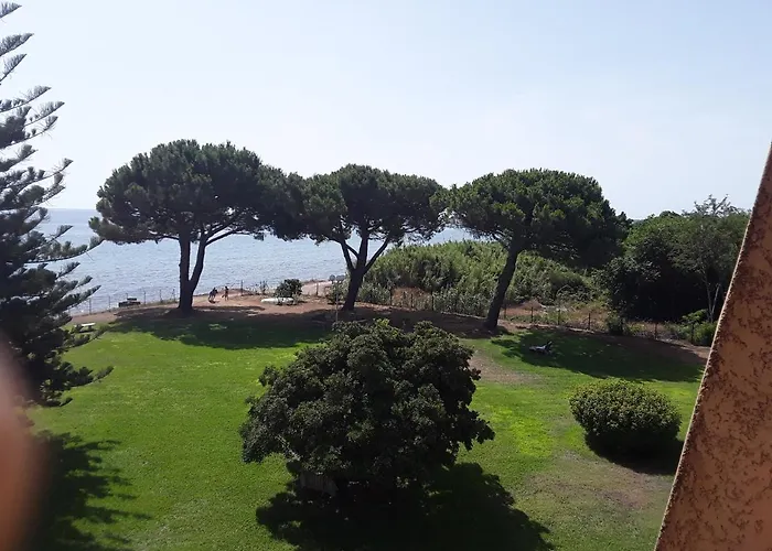 Les Pieds Dans L'eau 公寓 *