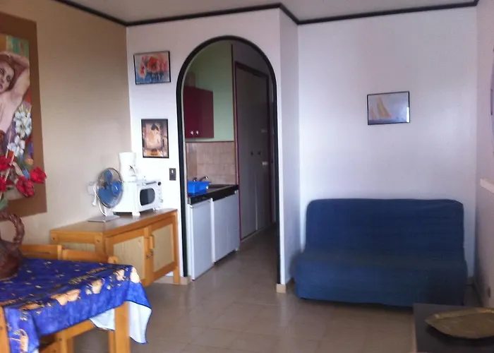 Les Pieds Dans L'eau 圣露茜亚迪莫伊拉