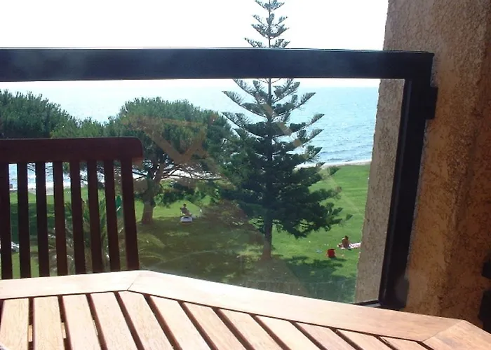 Les Pieds Dans L'eau